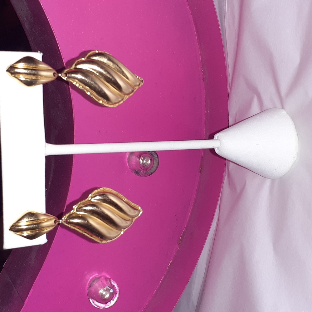 14k Solid Gold Dangling Earrings. (Tested With 14… - image 1